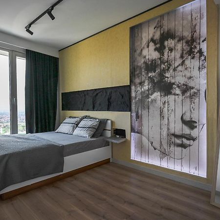 Alfred Sky Smart Apartment 29Th Spa Included Skopje Bagian luar foto
