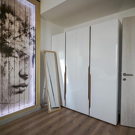 Alfred Sky Smart Apartment 29Th Spa Included Skopje Bagian luar foto