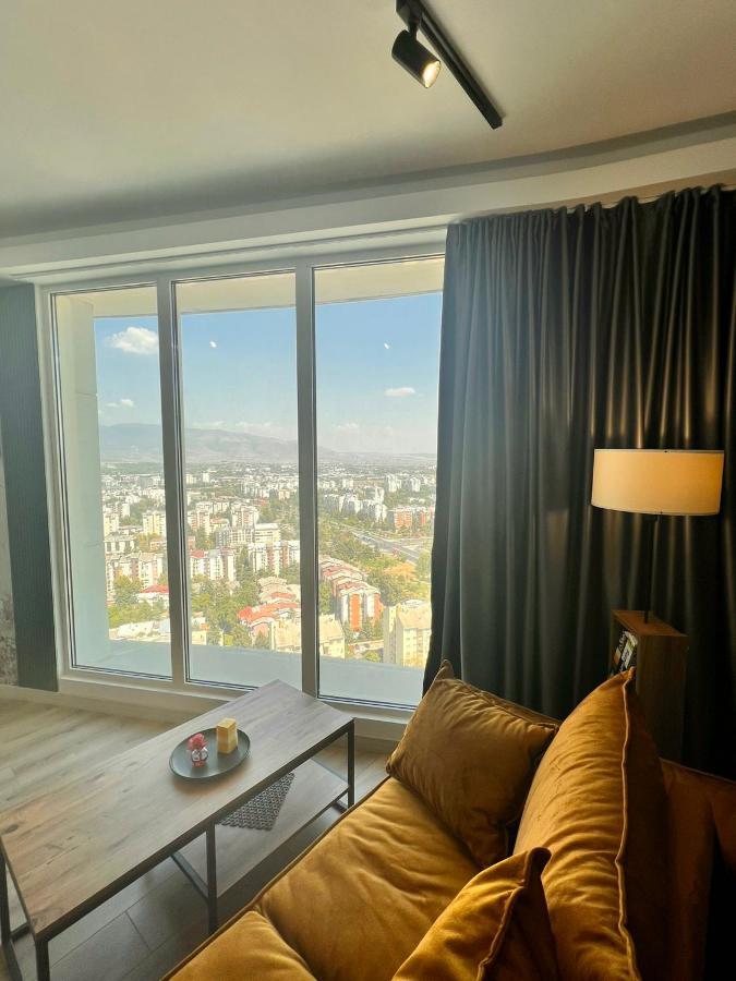 Alfred Sky Smart Apartment 29Th Spa Included Skopje Bagian luar foto